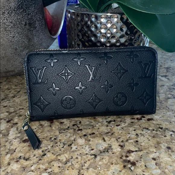 LV Style Black Embossed Monogram Zip Wallet large - Picture 1 of 8